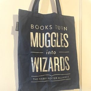 Out of Print Brand Books Turn Muggles into Wizards tote bag Harry Potter HP NWOT